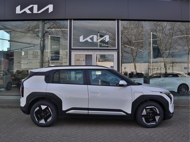 KIA EV3 Air 58.3 kWh ECC-Airco, Navi+BT+DAB, Camera, 17" LMV, 10jr. Garantie.