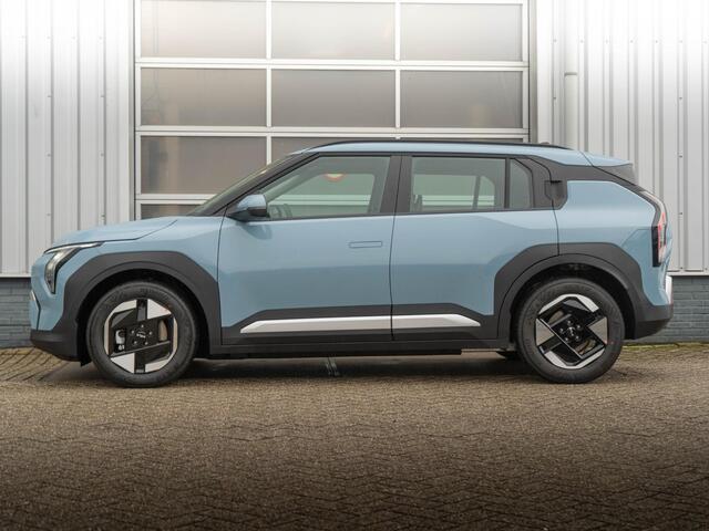 KIA EV3 Air 58.3 kWh | Uit voorraad leverbaar | Navi | 17" | Adapt. Cruise | Clima | PDC | Dakrails