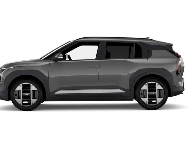KIA EV3 Plus Advanced 81.4 kWh | Levering Juni | Navi | 19" | Adapt. Cruise | Clima | Schuif/Kanteldak | Stoel&Stuurverw. | Priv Glass | BSM | Harman Kardon