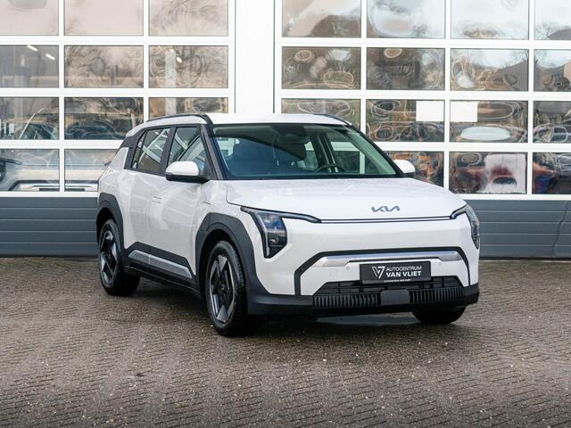 KIA EV3 Air 58.3 kWh | Levering Juni | Navi | 17" | Adapt. Cruise | Clima | PDC | Dakrails | Private Lease ¤ 459,- Actie !