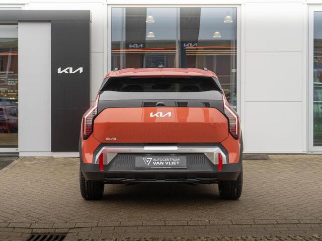 KIA EV3 Plus 81.4 kWh | Navigatie | Stoel en stuurverwarming | PDC voor en achter |