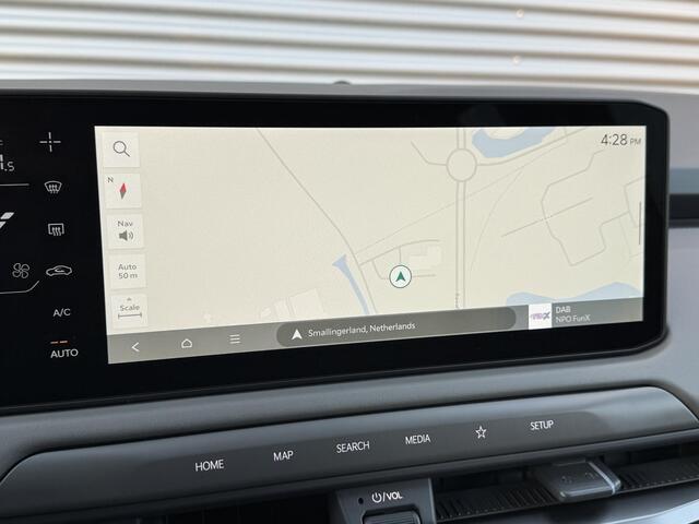 KIA EV3 Air 81.4 kWh | DIRECT RIJDEN VOORRAAD AUTO!!! | Tijdelijk Kia inruilpremie ¤ 3000,- Bij Aanschaf | Parkeersensoren Voor + Achter | Camera | Adaptive Cruise | Keyless | DAB+ | Apple Carplay/ Android Auto