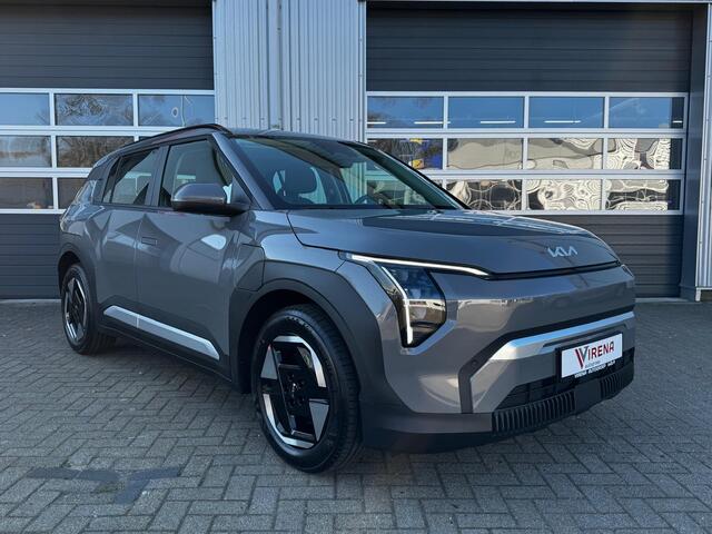 KIA EV3 Air 58.3 kWh - ¤3.000 INRUILPREMIE - Direct leverbaar - Navigatie - Cruise Control - Airco - Keyless - Fabrieksgarantie tot 03-2032
