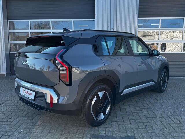 KIA EV3 Air 58.3 kWh - ¤3.000 INRUILPREMIE - Direct leverbaar - Navigatie - Cruise Control - Airco - Keyless - Fabrieksgarantie tot 03-2032