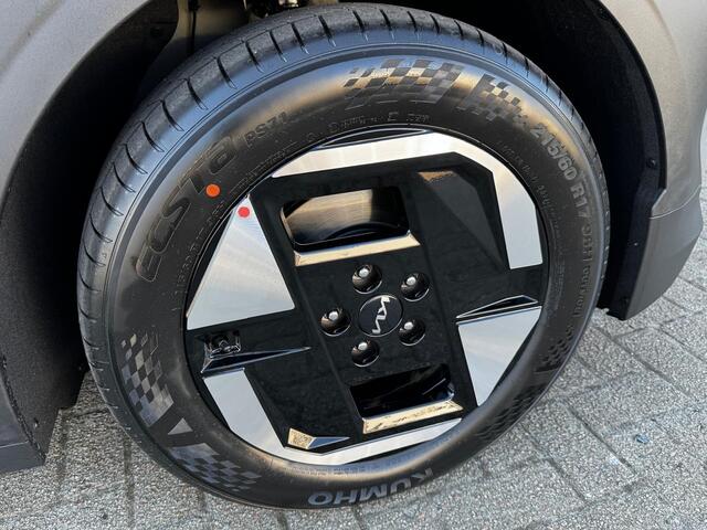 KIA EV3 Air 58.3 kWh - ¤3.000 INRUILPREMIE - Direct leverbaar - Navigatie - Cruise Control - Airco - Keyless - Fabrieksgarantie tot 03-2032