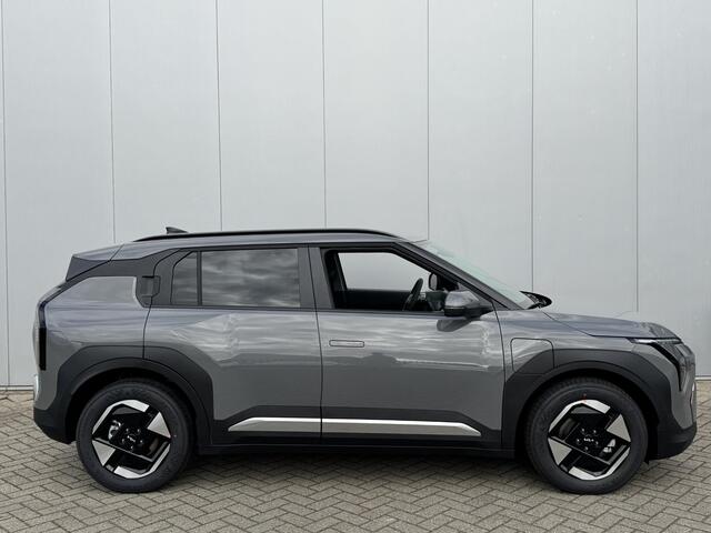 KIA EV3 Plus 58.3 kWh ADAS | Tijdelijk Kia inruilpremie ¤ 3000,- Bij Aanschaf | Parkeersensoren Voor + Achter | Camera | Adaptive Cruise | Keyless | DAB+ | Apple Carplay/ Android Auto