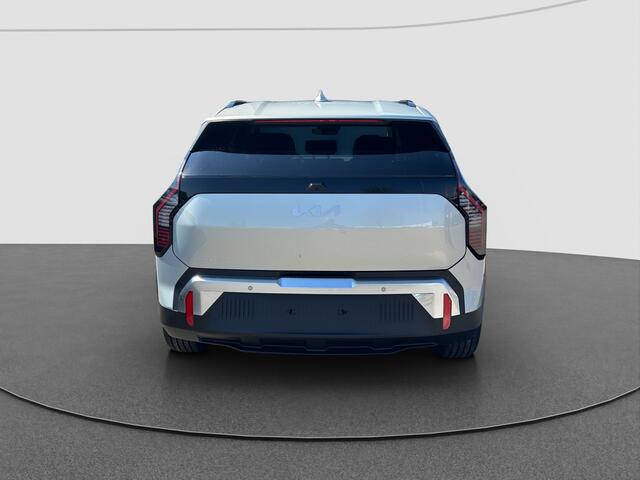 KIA EV3 Plus 81.4 kWh Stoelverwarming | stuurverwarming | Navigatie | Privacy Glass