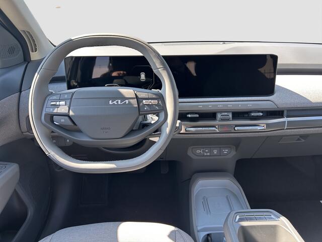 KIA EV3 Plus 81.4 kWh Stoelverwarming | stuurverwarming | Navigatie | Privacy Glass