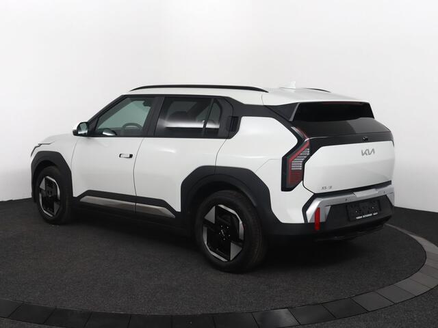 KIA EV3 Plus 58.3 kWh -¤ 3000,- INRUILPREMIE - Voorstoelen & stuurwiel verwarmd - Apple Carplay/Android Auto - Direct leverbaar!