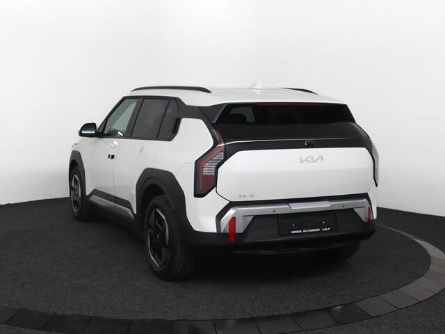 KIA EV3 Plus 58.3 kWh -¤ 3000,- INRUILPREMIE - Voorstoelen & stuurwiel verwarmd - Apple Carplay/Android Auto - Direct leverbaar!