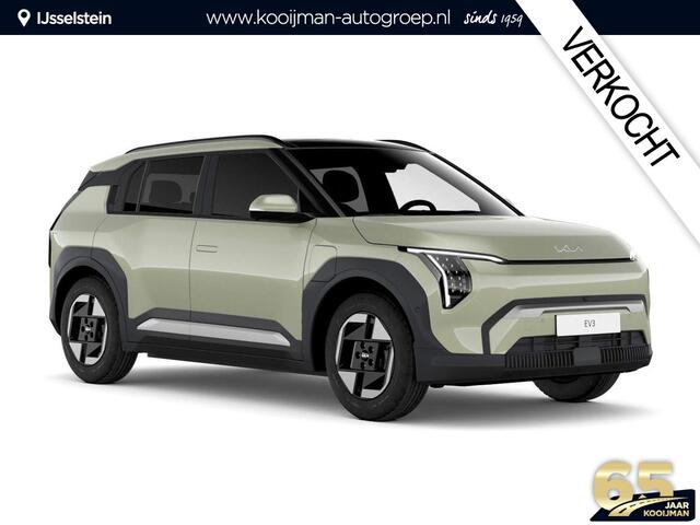 KIA EV3 Air 81.4 kWh ¤38.265,- RIJKLAAR! Nu ¤3.230,- voordeel! Meerdere kleuren en uitvoeringen leverbaar.
