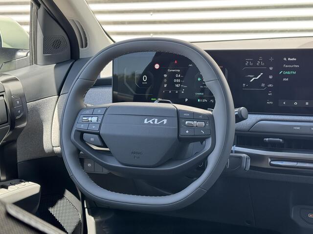KIA EV3 Plus 58.3 kWh | Tijdelijk Kia inruilpremie ¤ 3000,- Bij Aanschaf | Parkeersensoren Voor + Achter | Camera | Adaptive Cruise | Keyless | DAB+ | Apple Carplay/ Android Auto