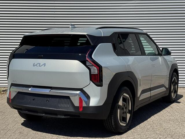 KIA EV3 Plus 58.3 kWh | Tijdelijk Kia inruilpremie ¤ 3000,- Bij Aanschaf | Parkeersensoren Voor + Achter | Camera | Adaptive Cruise | Keyless | DAB+ | Apple Carplay/ Android Auto