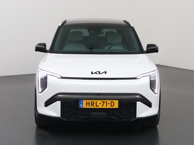 KIA EV3 GT-PlusLine 81.4 kWh | SOH 99% | Trekhaak | Panoramadak | Parkeercamera 360° | Head-Up | Stoel/Stuurverwarming |