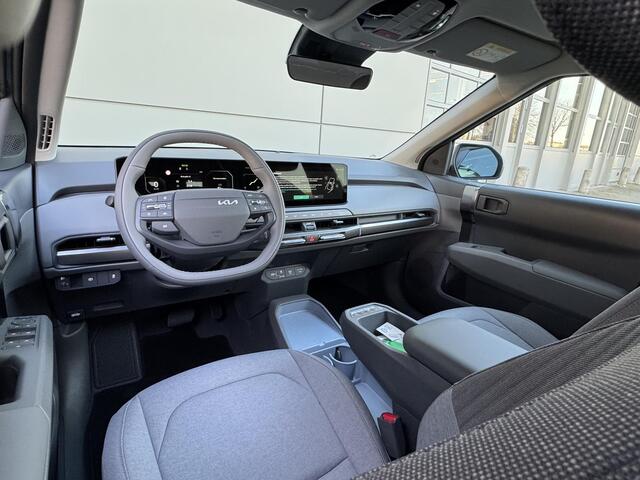 KIA EV3 Air 58.3 kWh | Batterijverwarming | Navigatie | Dual Zone Climate Control | LED-koplampen | Parkeersensoren |