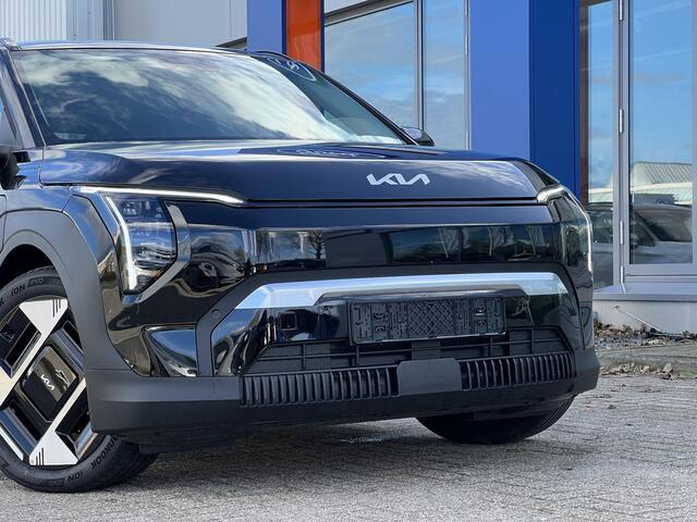 KIA EV3 Plus 81.4 kWh | Warmtepomp | 204 PK | Stoelverwarming | Stuurverwarming | BLIS | 19 inch Licht metaal