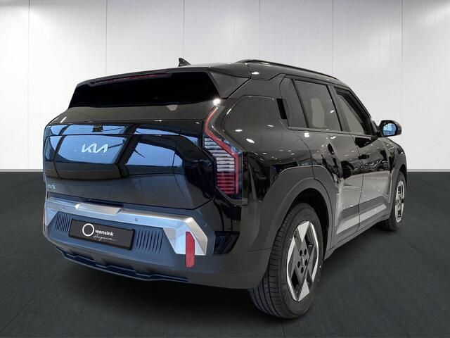 KIA EV3 Plus 58.3 kWh | Parkeersensoren Voor + Achter | Camera | Adaptive Cruise | Keyless | DAB+ | Apple Carplay/ Android Auto