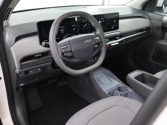 KIA EV3 Plus 81.4 kWh | Panoramaschuifdak | Harman Kardon | Stoelverwarming | Dodehoekassistentie | 19"LM Velgen |