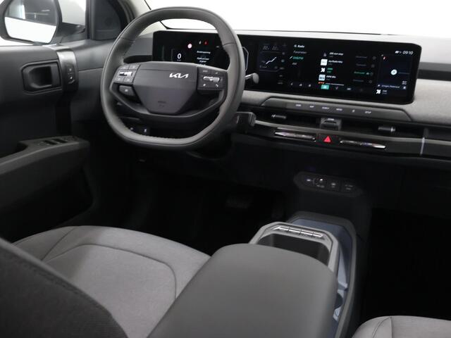 KIA EV3 Plus 81.4 kWh | Panoramaschuifdak | Harman Kardon | Stoelverwarming | Dodehoekassistentie | 19"LM Velgen |