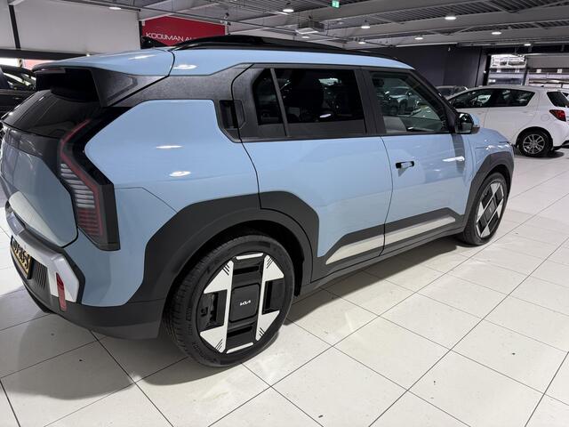 KIA EV3 Plus Advanced 81.4 kWh Stoel en Stuur verwarming, Schuif kantel dak, Apple Carplay/Android Auto, Navigatie, Camera.