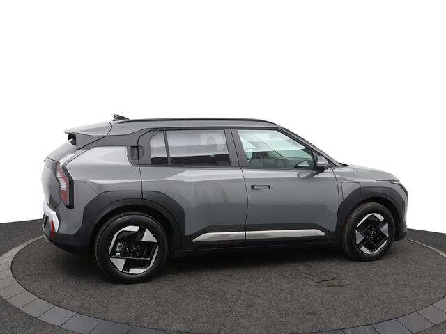KIA EV3 Plus 81.4 kWh - Nieuw uit voorraad! - Stoel-/stuurverwarming - Privacy Glass - Navigatie - Fabrieksgarantie tot 02-2033