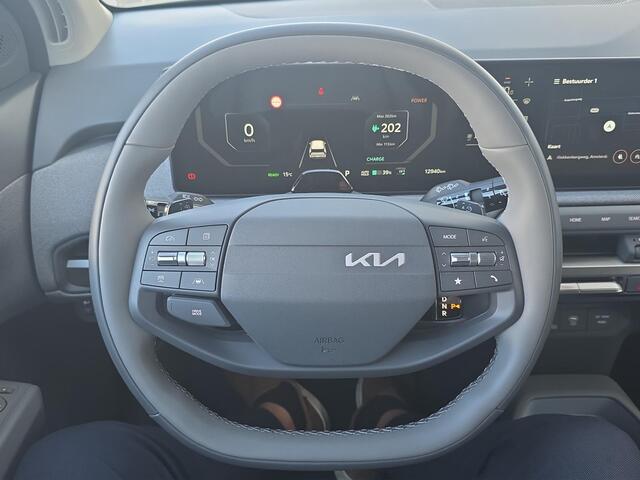 KIA EV3 Plus 81.4 kWh | Dodehoek | Navigatie | Stoel/stuur-verwarming | Carplay / Android Auto | Privacy glass