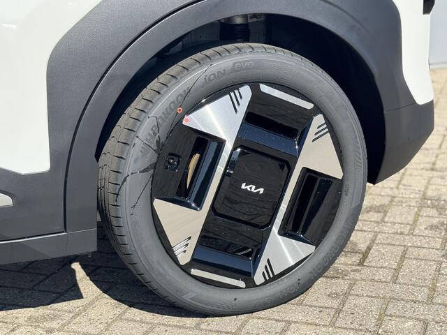 KIA EV3 Plus Advanced 81.4 kWh | Panoramaschuifdak | 19" velgen | Harman Kardon | Privacy Glass | Stoel- en stuurwielverwarming |