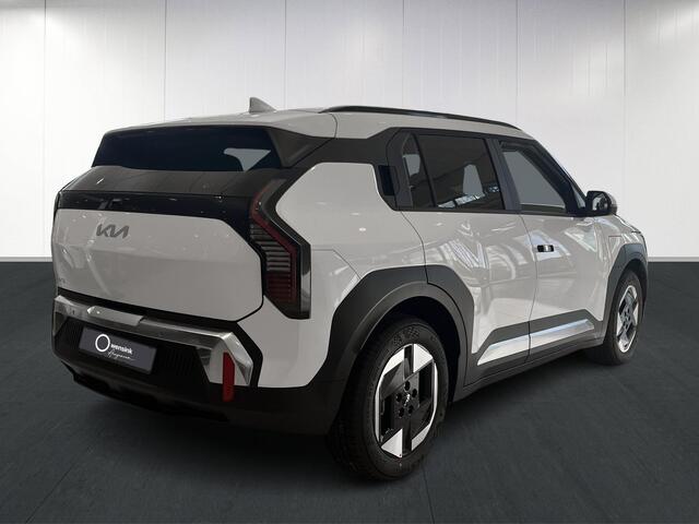 KIA EV3 Plus 81.4 kWh | Dodehoekassistentie | Privacy Glass | Stoel- en stuurwielverwarming | Dual Zone Climate Control | Draadloze oplader voor smartphone |