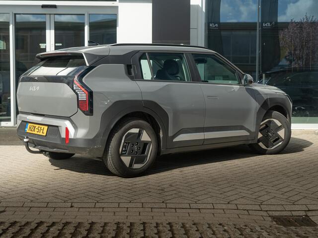 KIA EV3 Air 58.3 kWh | Trekhaak | IN NIEUWSTAAT | Navigatie |