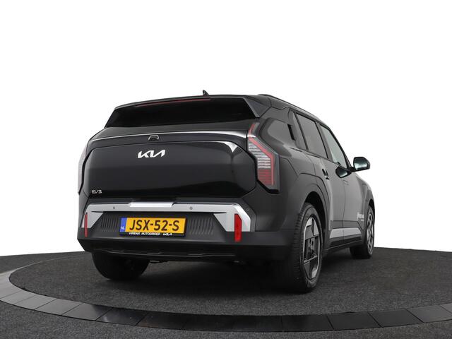 KIA EV3 Plus 81.4 kWh - DEMO -Stoel/Stuur verwarming - Apple Carplay/Android Auto - Navigatie - Achteruitrij camera - Keyless entry