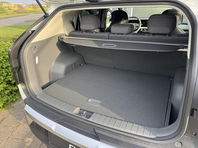 KIA EV3 Plus 58.3 kWh , Snel Leverbaar!, Inclusief 3000 Euro Inruilpremie, Complete Uitvoering!, Voorraadkorting!