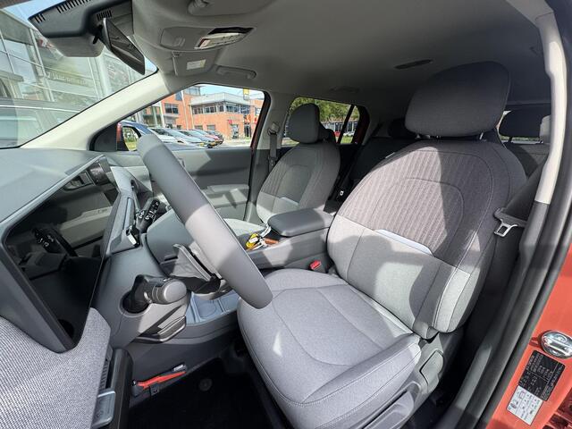 KIA EV3 Plus 58.3 kWh , Snel Leverbaar!, Inclusief 3000 Euro Inruilpremie, Complete Uitvoering!, Voorraadkorting!