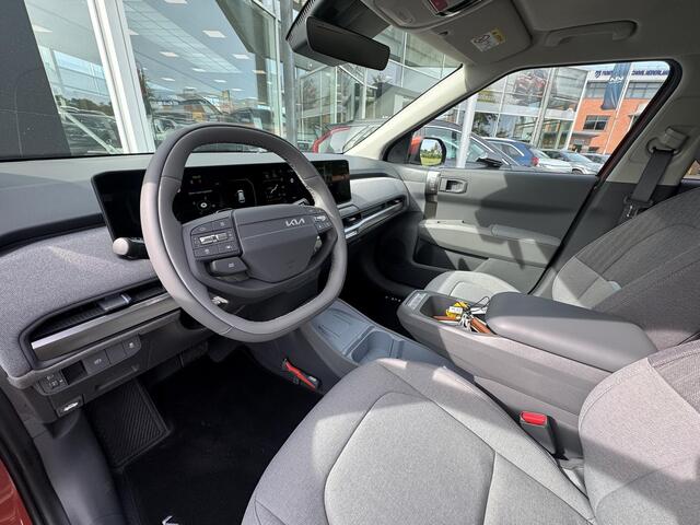 KIA EV3 Plus 81.4 kWh , Snel Leverbaar!, Inclusief 3000 Euro Inruilpremie, Complete Uitvoering!, Voorraadkorting!