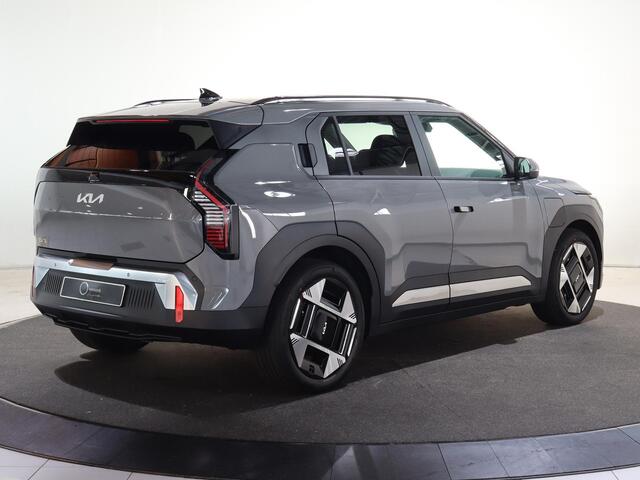 KIA EV3 Plus Advanced 81.4 kWh | Panoramaschuifdak | 19" velgen | Harman Kardon | Privacy Glass | Stoel- en stuurwielverwarming |