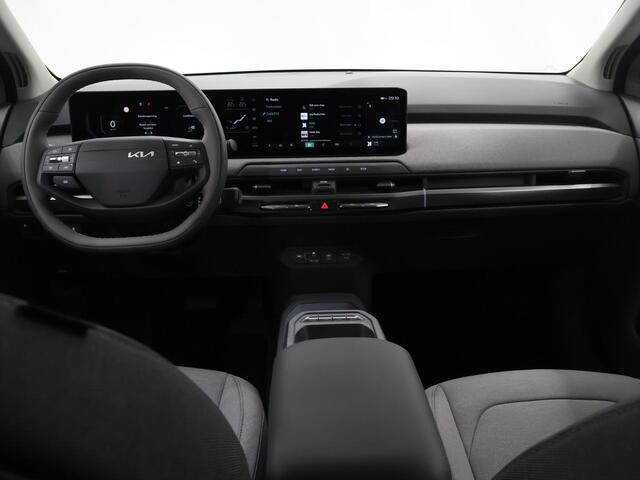 KIA EV3 Plus 81.4 kWh | Dodehoekassistentie | Privacy Glass | Stoel- en stuurwielverwarming | Dual Zone Climate Control | Draadloze oplader voor smartphone |