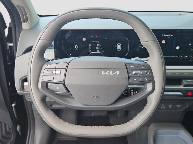KIA EV3 Plus 58.3 kWh | GT-Line velgen | Dodehoek Assistentie | Adapt. Cruise | Clima | Stoel- en Stuurverwarming | Wireless Charging Telefoon |