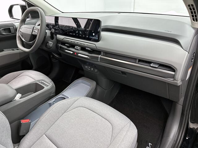 KIA EV3 Air 58.3 kWh Navigatie | Climate Control | Achteruitrijcamera **VOORRAAD**