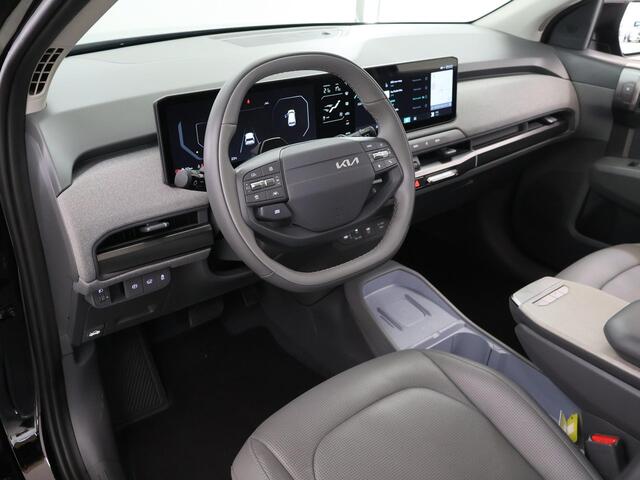 KIA EV3 Plus Advanced 81.4 kWh | Panoramadak | Harman / Kardon | Dodehoekdetectie | Elektr. Achterklep | Stoel/Stuurverwarming |