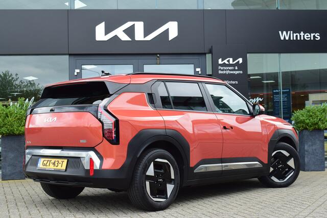 KIA EV3 Plus 58.3 kWh | Dodehoekdetectie | Draadloze Telefoonlader | Adaptieve Cruise Control | Tot 10Jr. Kia-Garantie |