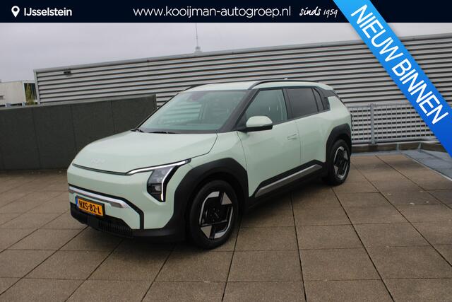 KIA EV3 Plus 81.4 kWh STOEL- & EN STUURVERWARMING, NAVIGATIE, EXTRA GETINT GLAS