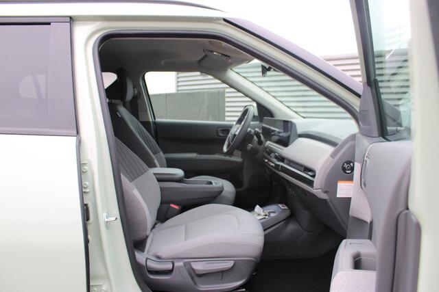 KIA EV3 Plus 81.4 kWh STOEL- & EN STUURVERWARMING, NAVIGATIE, EXTRA GETINT GLAS
