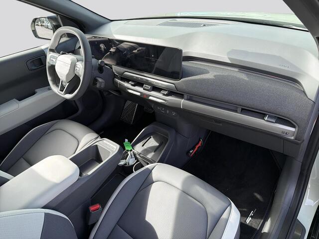 KIA EV3 GT-Line Business Edition 81.4 kWh | Black Edition | Ambient lighting | 20" Lichtmtalen velgen | Privacy Glass | GT-Line interieur | Stoel- en stuurwielverwarming |