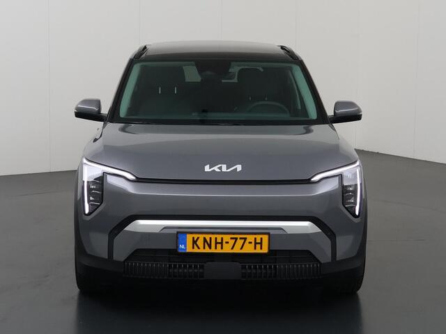 KIA EV3 Plus Advanced 81.4 kWh | Panoramaschuifdak | 19" velgen | Harman Kardon | Privacy Glass | Stoel- en stuurwielverwarming |
