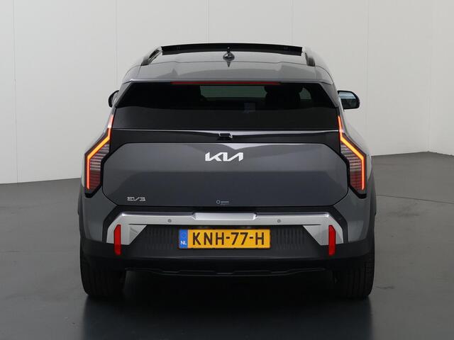 KIA EV3 Plus Advanced 81.4 kWh | Panoramaschuifdak | 19" velgen | Harman Kardon | Privacy Glass | Stoel- en stuurwielverwarming |