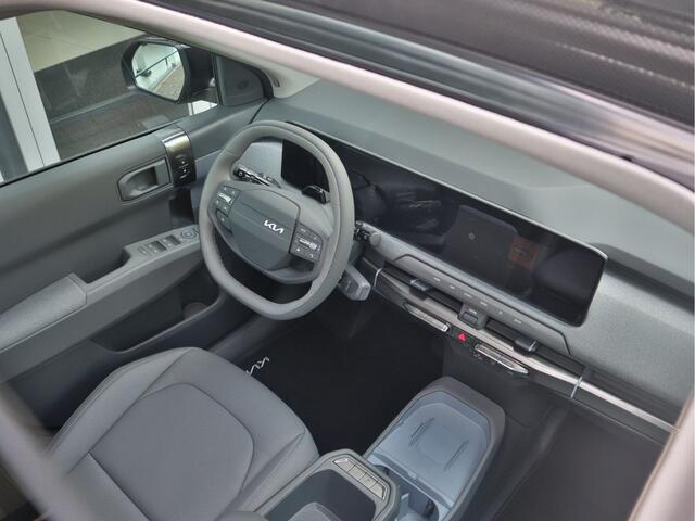 KIA EV3 Plus Advanced 58.3 kWh Nieuw te bestellen! | Navigatie | Stoel+Stuurverwarming | Leder | LED | Pano-dak | Tot 10jr. Garantie |