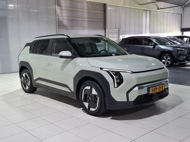 KIA EV3 Plus 81.4 kWh Stoel en Stuur verwarming, Apple Carplay/Android Auto, Navigatie, Camera.