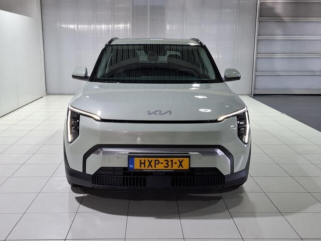 KIA EV3 Plus 81.4 kWh Stoel en Stuur verwarming, Apple Carplay/Android Auto, Navigatie, Camera.