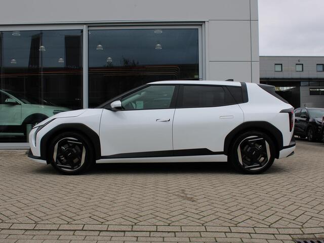 KIA EV4 Plus Advanced 81.4 kWh Direct leverbaar | Pano dak | Elektrische kofferbak | lage bijtelling!