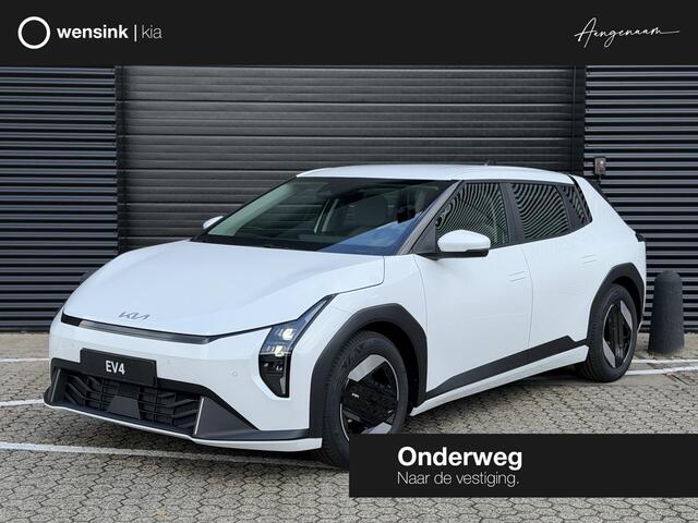 KIA EV4 Air 58.3 kWh | Adaptieve cruise control | Stoel- en stuurwielverwarming | Dual zone climate control | Achteruitrijcamera | Ambient lighting |