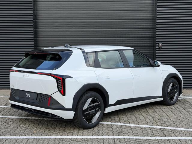 KIA EV4 Air 58.3 kWh | Adaptieve cruise control | Stoel- en stuurwielverwarming | Dual zone climate control | Achteruitrijcamera | Ambient lighting |